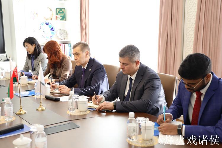 梅努经纪人将与那不勒斯进行新一轮会谈,斯基拉透露。 梅努经纪人将与那不勒斯进行新一轮会谈,斯基拉透露。