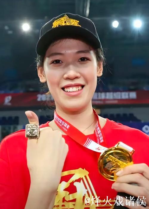 李盈莹未加盟米兰反而是利好,她在国外康复更胜于在天津拼搏。 李盈莹未加盟米兰反而是利好,她在国外康复更胜于在天津拼搏。